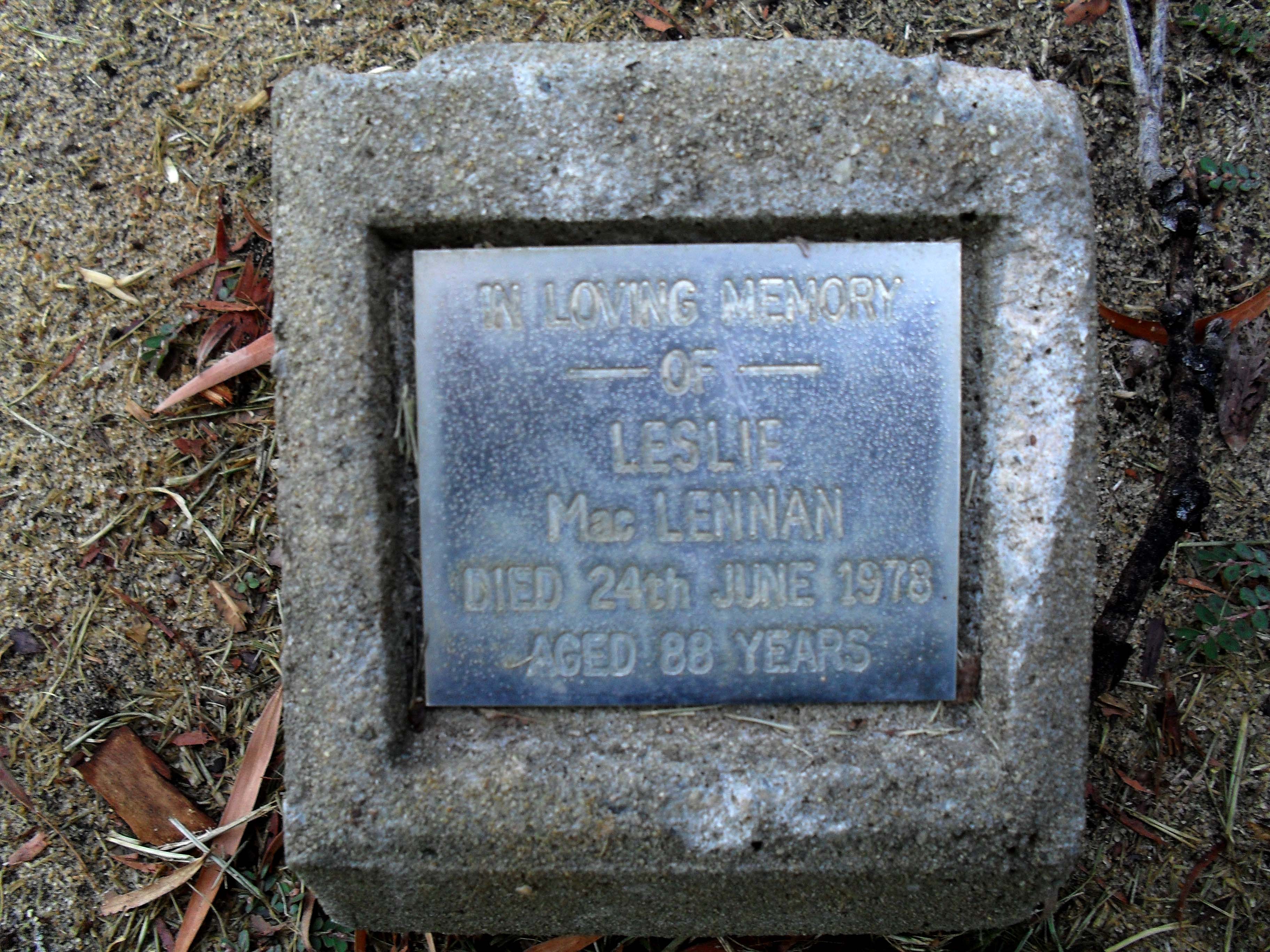 Photo of headstones/Leslie MacLennan d1978 hdstn Karrakatta